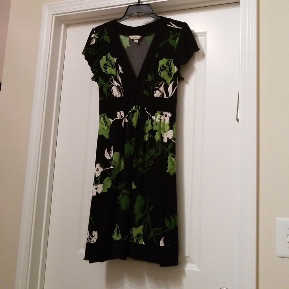 Floral Knee length vneck dress